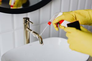 https://theoshomesolutions.com.au/wp-content/uploads/2021/09/photo-cleaning-2-300x200.jpg